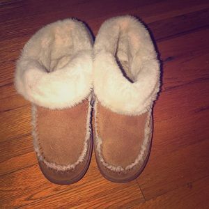 Gently used Cozy Minnetonka moccasins